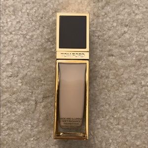 Tom ford shade and illuminate foundation